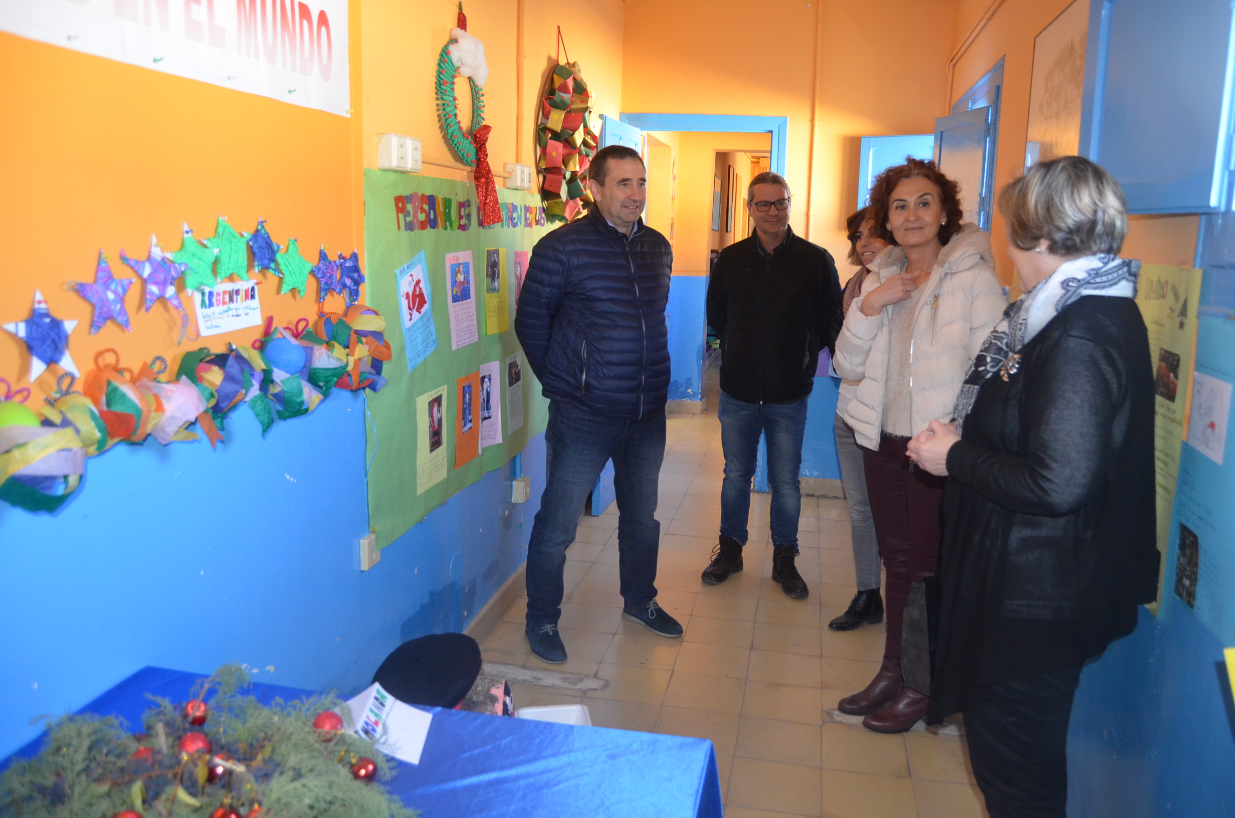 El Ayuntamiento de Fonz muestra a la directora provincial de Educación del Gobierno de Aragón las obras realizadas en la Escuela y sus necesidades