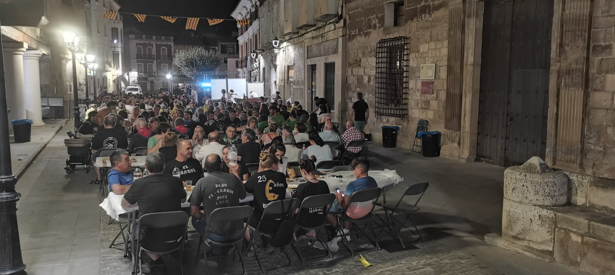 La popular cena peñas anticipa el esperado regreso de las fiestas de Fonz